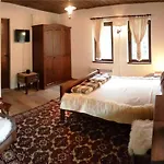 Holiday home начовата къща стойките - пампорово Vodata