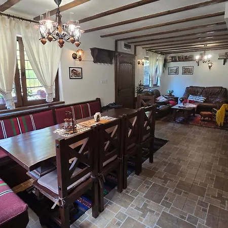 Nachovata Stoykite, Near Pamporovo * Vodata