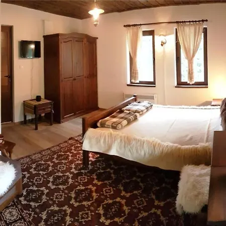 Maison d'hôtes начовата къща стойките, пампорово Vodata