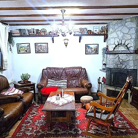 Maison d'hôtes начовата къща стойките, пампорово 3*