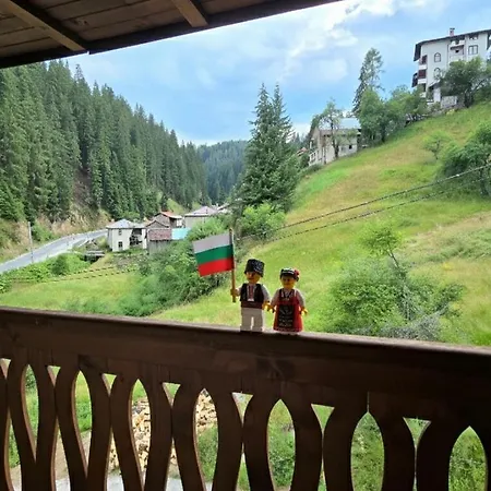 Maison d'hôtes начовата къща стойките, пампорово 3*