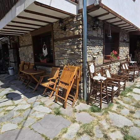 Maison d'hôtes начовата къща стойките, пампорово 3*
