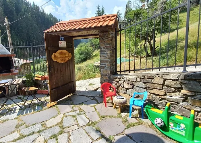 Nachovata Stoykite, Near Pamporovo Casa vacanze Vodata