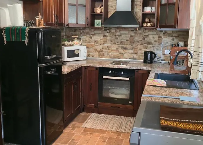 Nachovata Stoykite, Near Pamporovo *