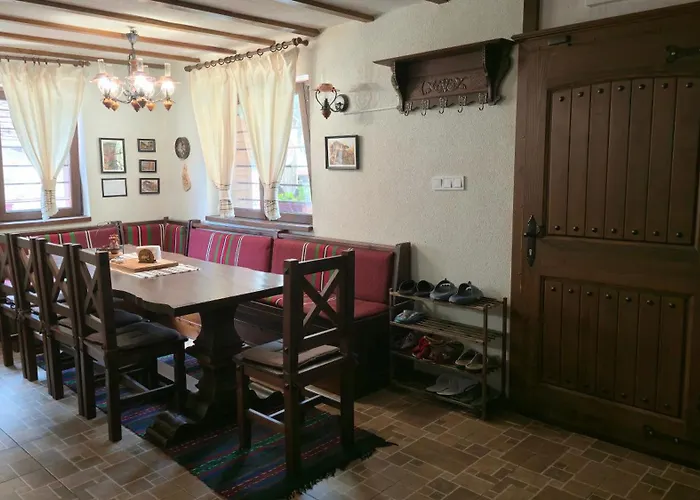 Nachovata Stoykite, Near Pamporovo *