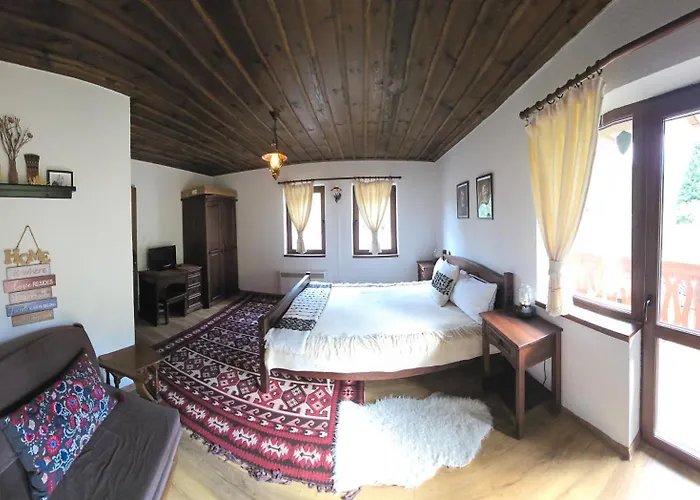 Nachovata Stoykite, Near Pamporovo Vodata