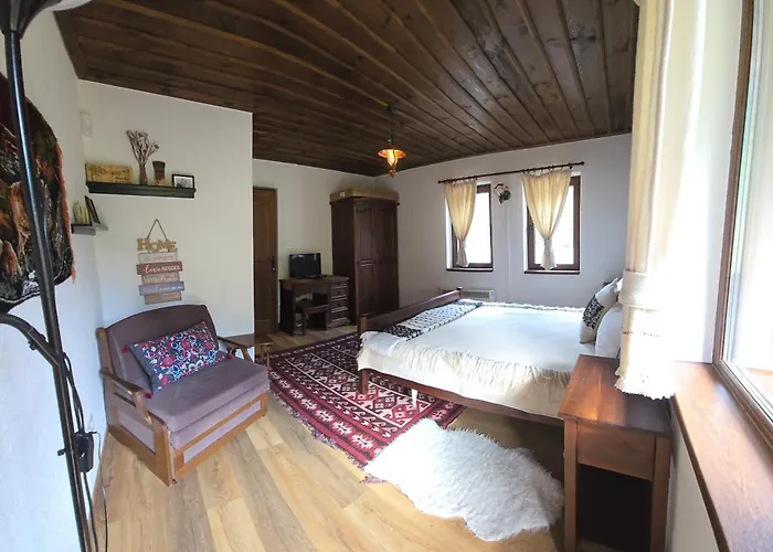 Nachovata Stoykite, Near Pamporovo * Vodata