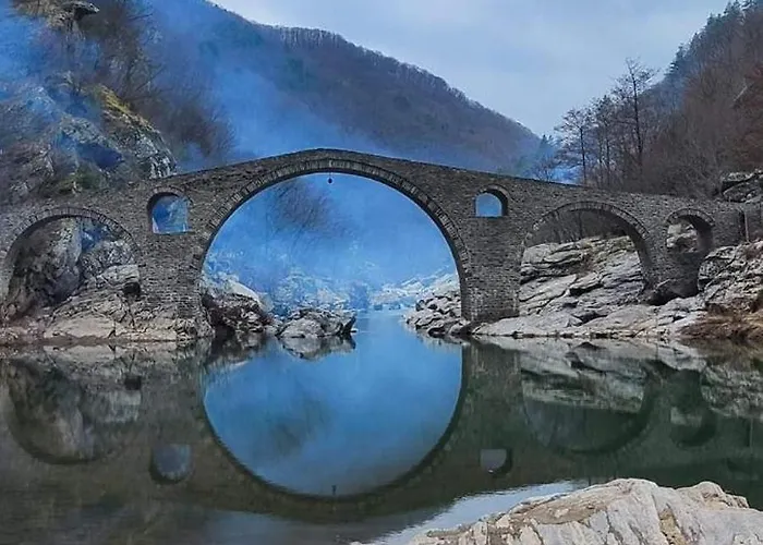 Nachovata Stoykite, Near Pamporovo Vodata